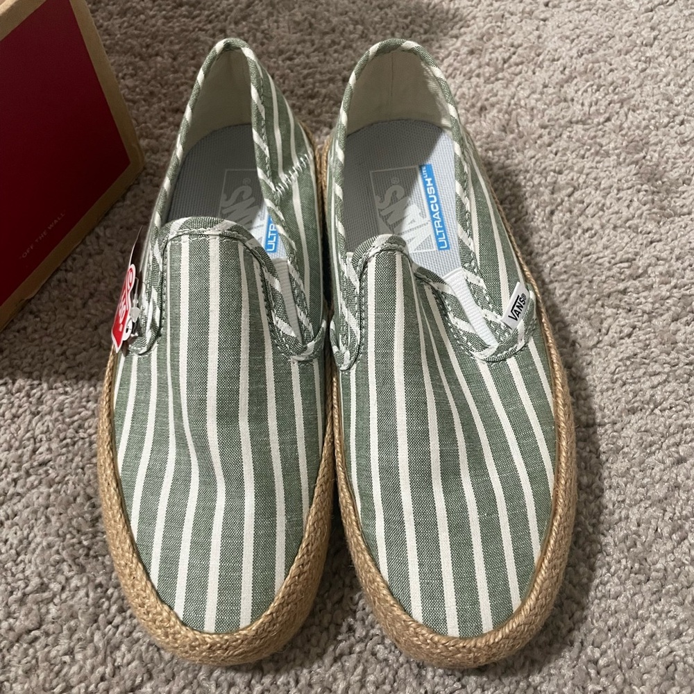 Vans Womens ultra Cush nwt size 6.5